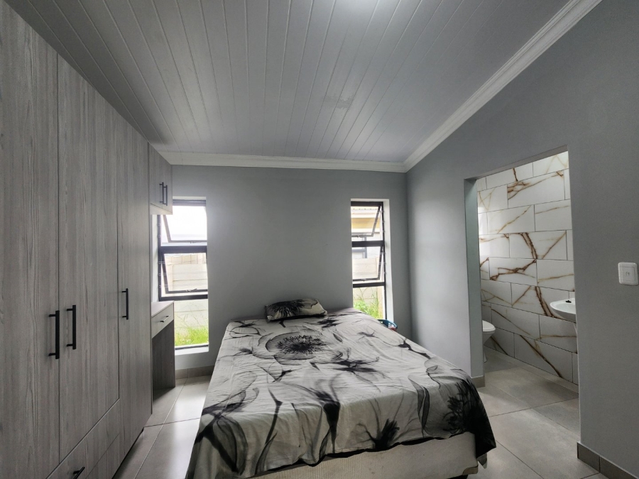 2 Bedroom Property for Sale in Pacaltsdorp Western Cape